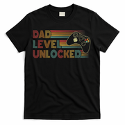 Funny New Dad Dad Level Unlocked Gaming Gamer Dad T-Shirt