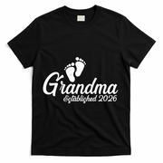 Grandma Established 2026 Cute Baby Feet T-Shirt - Black