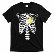 Softball Heart Skeleton Rib Cage Halloween Love Softball T-Shirt - Black